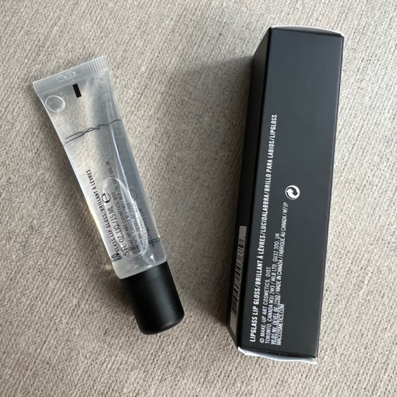 🎁2 for $30🎁 MAC Clear Lipglass - Picture 2 of 4